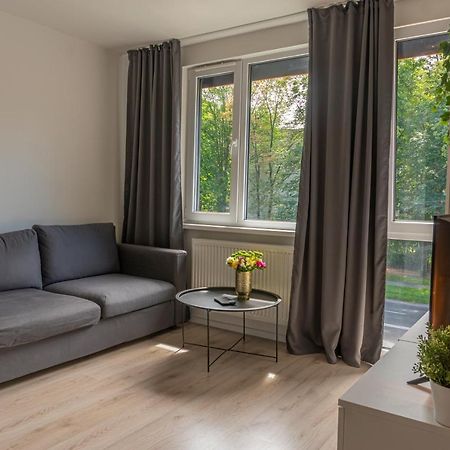 Batorego 18 - White - 450M Stacja Metra Pola Mokotowskie, 800M Biblioteka Narodowa, 20M Piekny Park Pola Mokotowskie, 800M Do Sgh - Wifi - Smart Tv - Good Apartments Warsaw Luaran gambar