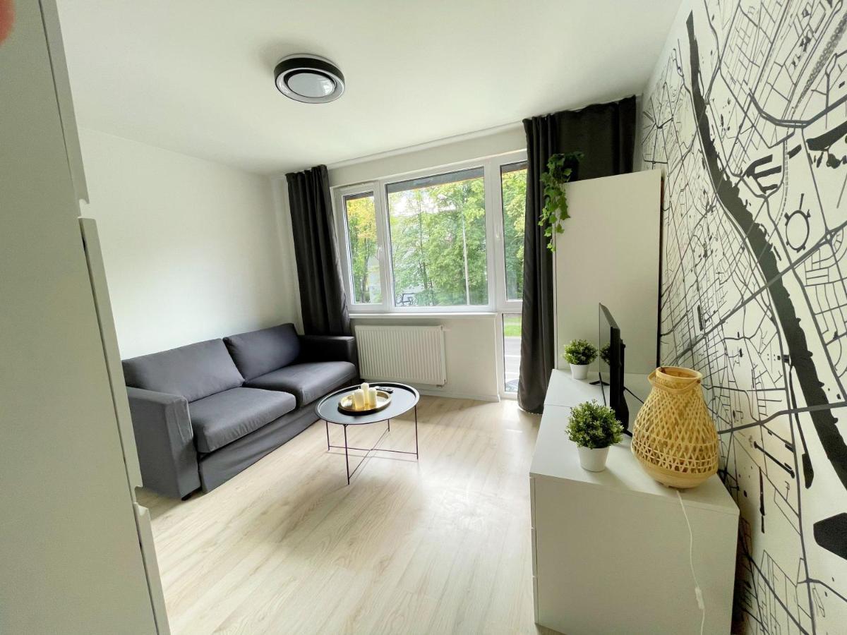 Batorego 18 - White - 450M Stacja Metra Pola Mokotowskie, 800M Biblioteka Narodowa, 20M Piekny Park Pola Mokotowskie, 800M Do Sgh - Wifi - Smart Tv - Good Apartments Warsaw Luaran gambar