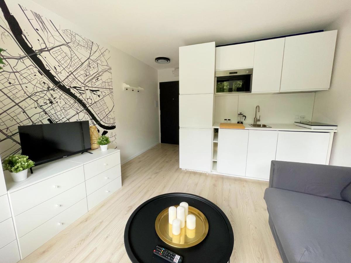 Batorego 18 - White - 450M Stacja Metra Pola Mokotowskie, 800M Biblioteka Narodowa, 20M Piekny Park Pola Mokotowskie, 800M Do Sgh - Wifi - Smart Tv - Good Apartments Warsaw Luaran gambar